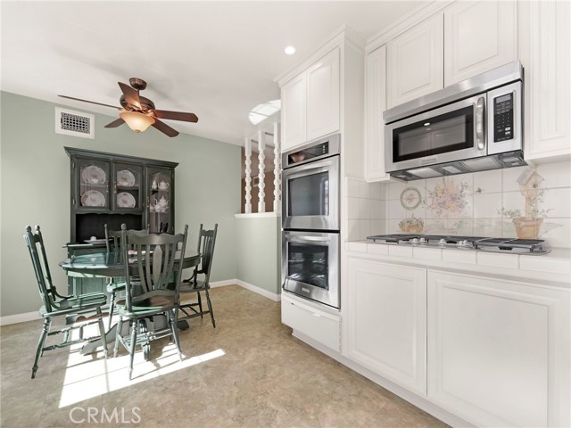 Detail Gallery Image 20 of 34 For 26721 Diaz Dr, Saugus,  CA 91350 - 4 Beds | 2 Baths