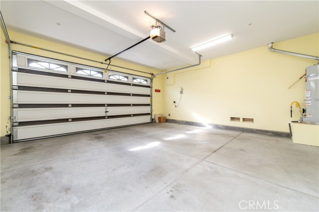 7271 Enclave Drive, Eastvale CA: https://media.crmls.org/medias/2e56a246-8000-4991-bace-7e31645c4e37.jpg