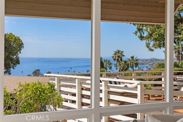 Detail Gallery Image 8 of 40 For 590 Diamond Street, Laguna Beach,  CA 92651 - 5 Beds | 4/1 Baths
