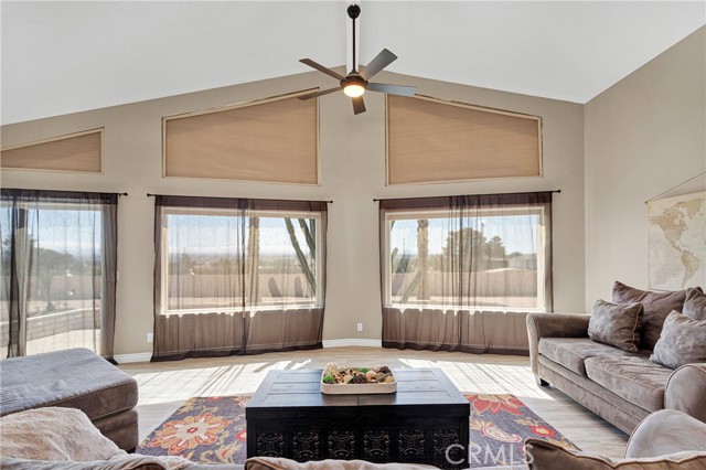 Detail Gallery Image 18 of 67 For 14585 Apple Valley Rd, Apple Valley,  CA 92307 - 3 Beds | 2 Baths