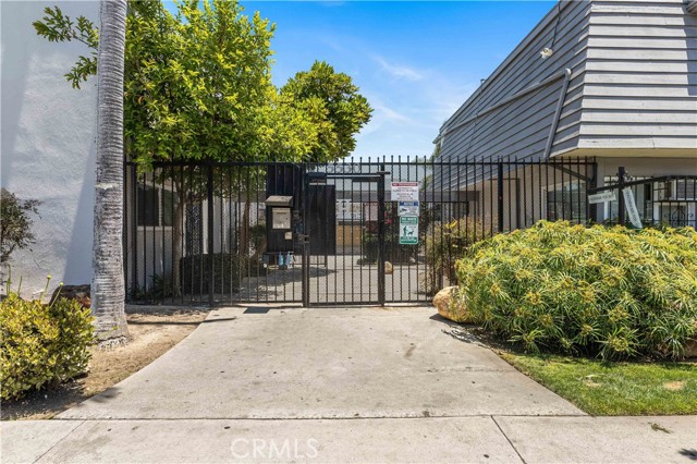 Detail Gallery Image 32 of 33 For 5530 Ackerfield Ave #206,  Long Beach,  CA 90805 - 2 Beds | 1 Baths