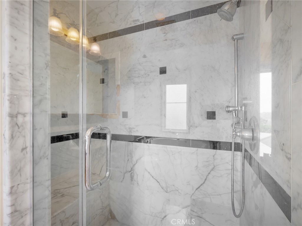 https://media.crmls.org/medias/2e594ef0-d29c-4154-ac1b-e90c07a79b4d.jpg?preset=X-Large