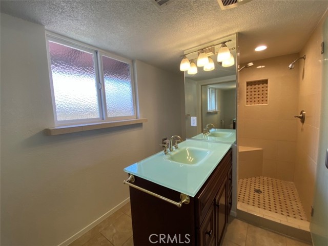 11422 Harrisburg Road, Los Alamitos CA: https://media.crmls.org/medias/2e595f35-85bd-4d76-8add-97ac1e9c41d4.jpg