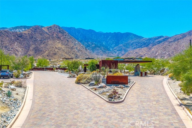 1961 Vista Palisades Drive, Palm Springs CA: https://media.crmls.org/medias/2e59b196-eb6e-400c-918e-7061f737d28a.jpg