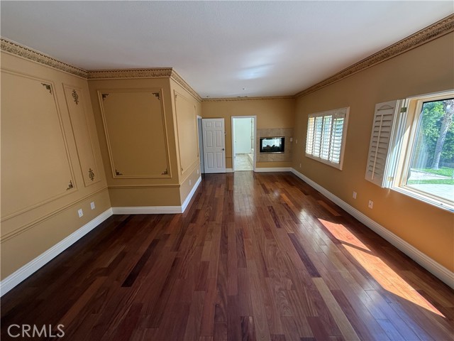 11737 Lois Court, Granada Hills CA: https://media.crmls.org/medias/2e5a02f4-8102-4a2e-8cab-558e46a203ca.jpg