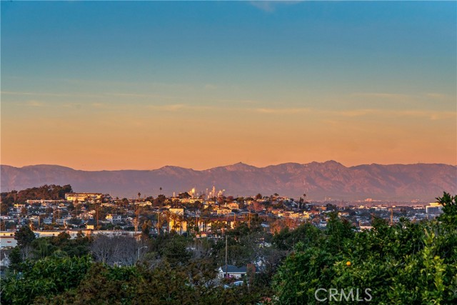 Detail Gallery Image 4 of 37 For 924 Calle Miramar, Redondo Beach,  CA 90277 - 3 Beds | 2 Baths