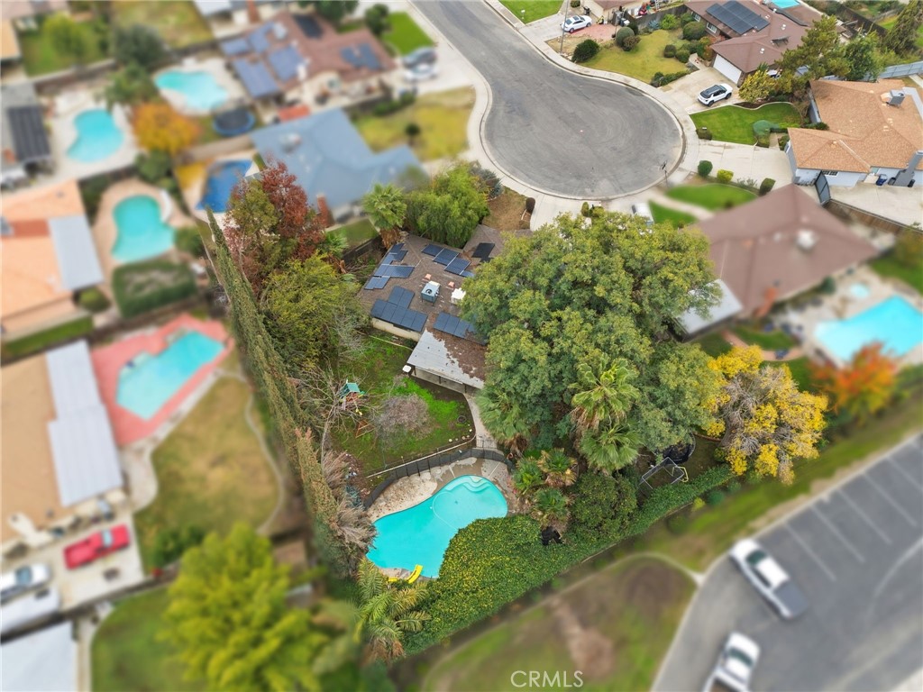 https://media.crmls.org/medias/2e5a4280-9dea-438f-a1b9-2d2d35435798.jpg?preset=X-Large