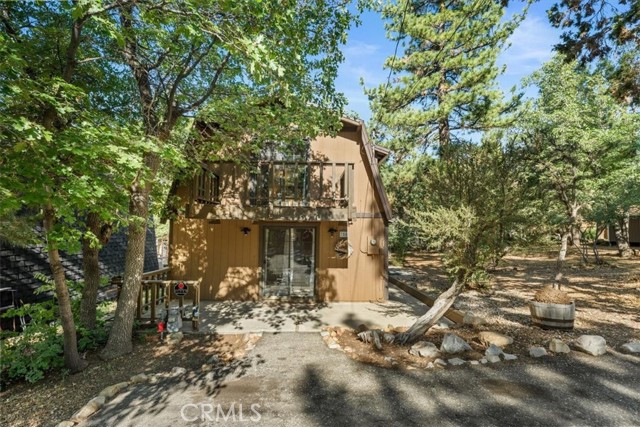 755 Holmes Lane, Sugarloaf CA: https://media.crmls.org/medias/2e5a4b2e-b212-4d3d-a644-221a874088d2.jpg
