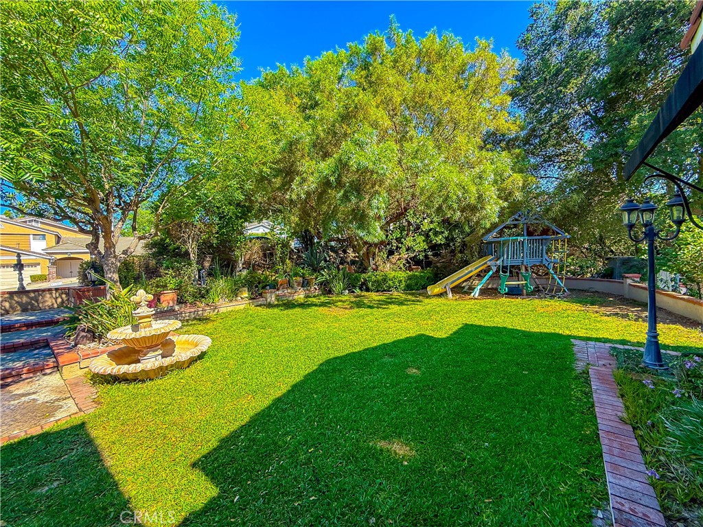 https://media.crmls.org/medias/2e5aa4ed-9051-47a5-94b7-41b8555d53bb.jpg?preset=X-Large
