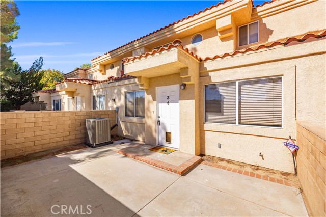 43413 30th W Street, Lancaster CA: https://media.crmls.org/medias/2e5b4041-afa9-4187-aedd-67e159223c15.jpg