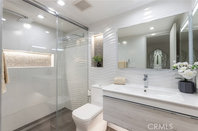 1007 S Catalina Avenue, Redondo Beach CA: https://media.crmls.org/medias/2e5bc3ff-33f4-4d5b-a446-c2f9f31a2cd2.jpg