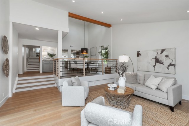 270 Old Ranch Road, Seal Beach CA: https://media.crmls.org/medias/2e5c21f4-dc3d-41a1-a640-e5626308a2c7.jpg