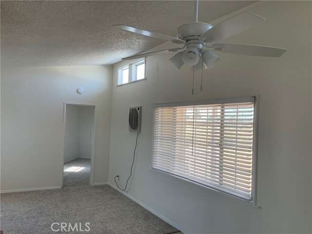 22042 Elkalo Road, Apple Valley CA: https://media.crmls.org/medias/2e5c453c-90c2-448c-b3d4-e71e0bbbb95e.jpg