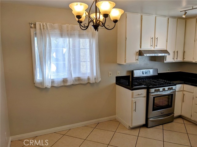 Detail Gallery Image 3 of 16 For 1927 Cloverfield Bld #2,  Santa Monica,  CA 90404 - 2 Beds | 2 Baths