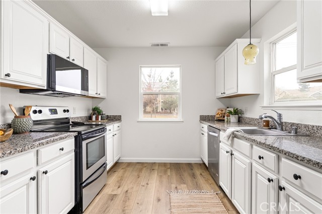 Detail Gallery Image 11 of 40 For 2099 Hartford Dr #20,  Chico,  CA 95928 - 3 Beds | 2 Baths