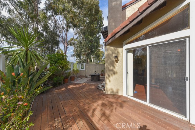 145 Stanford Court, Irvine CA: https://media.crmls.org/medias/2e5dc668-471e-4285-bdaf-5dbe5e4f13a4.jpg