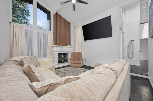 Detail Gallery Image 8 of 27 For 3319 Maywood Dr #1,  Bakersfield,  CA 93306 - 3 Beds | 2 Baths