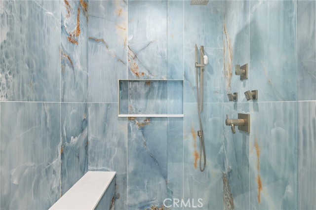 Detail Gallery Image 15 of 29 For 12 Encore Ct, Newport Beach,  CA 92663 - 4 Beds | 2/1 Baths