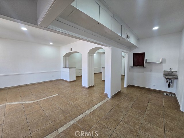 Image 11 of 39 For 1448 Blackstone Avenue