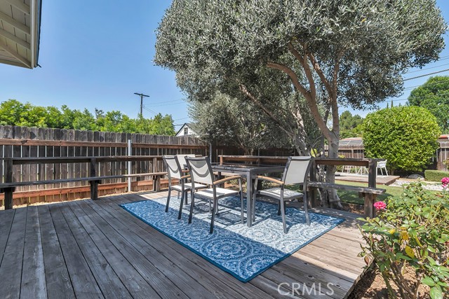 Detail Gallery Image 15 of 19 For 22529 Clarendon, Woodland Hills,  CA 91367 - 3 Beds | 2 Baths