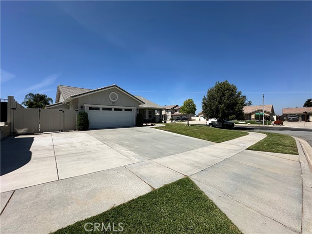 Detail Gallery Image 3 of 30 For 35579 Country Creek Dr, Yucaipa,  CA 92399 - 4 Beds | 2 Baths