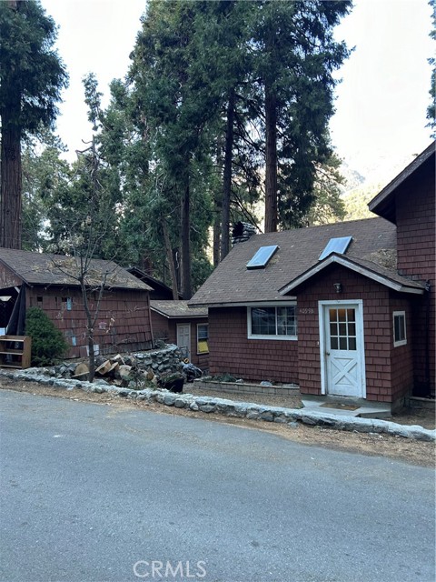 Detail Gallery Image 2 of 6 For 40998 Pine Dr, Forest Falls,  CA 92339 - 2 Beds | 1/1 Baths