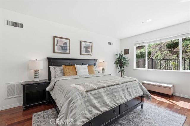 Detail Gallery Image 19 of 43 For 5244 Huckleberry Oak, Simi Valley,  CA 93063 - 5 Beds | 3 Baths