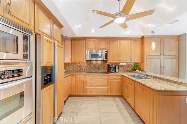 19362 Maidstone Lane, Huntington Beach CA: https://media.crmls.org/medias/2e601ec6-55ed-42da-917c-330472a30a7b.jpg