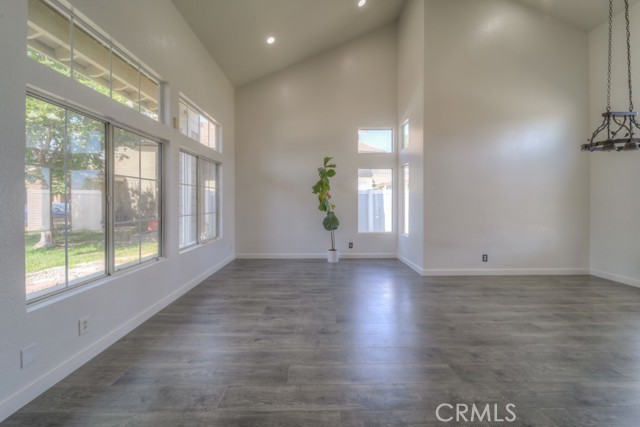 Detail Gallery Image 9 of 72 For 13220 Broken Bit Cir, Corona,  CA 92883 - 4 Beds | 2/1 Baths