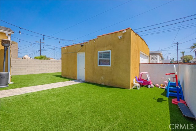 764 W 107th Street, Los Angeles CA: https://media.crmls.org/medias/2e60a1c2-0a5a-4af6-9d26-9528fcb88fd6.jpg