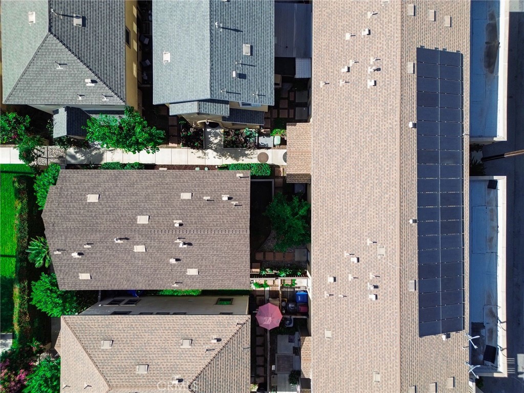 https://media.crmls.org/medias/2e60c620-c025-424b-9ae3-7f5e25ab7f7d.jpg?preset=X-Large