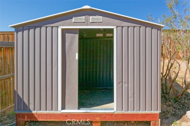 Detail Gallery Image 37 of 38 For 12596 Glen Canyon, Victorville,  CA 92395 - 5 Beds | 3 Baths