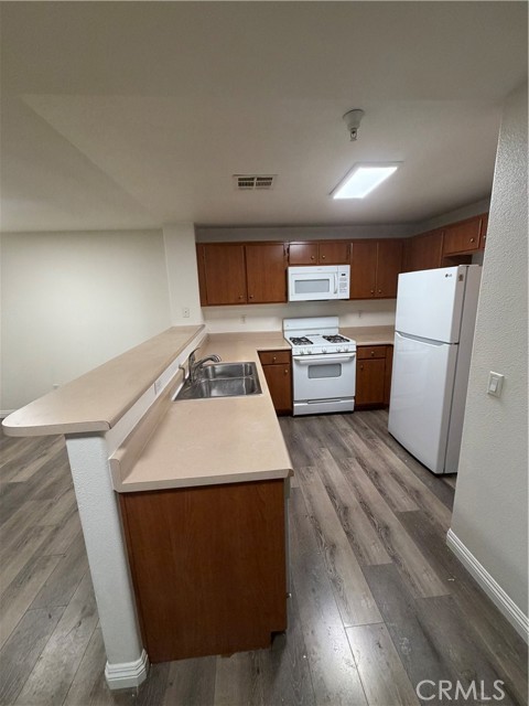 Detail Gallery Image 4 of 24 For 44756 Adam, Temecula,  CA 92592 - 2 Beds | 2 Baths