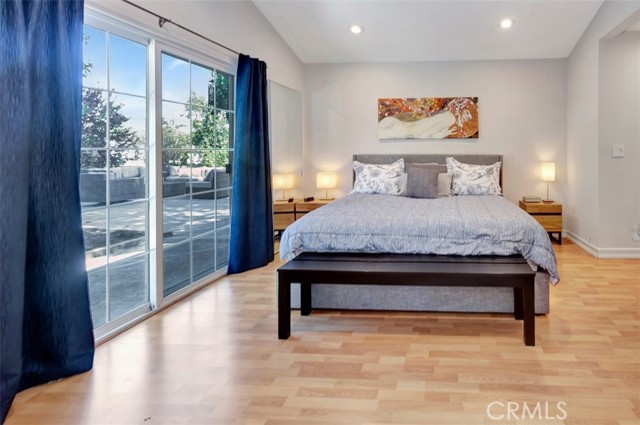 24017 Sylvan Street, Woodland Hills CA: https://media.crmls.org/medias/2e615ed3-5867-43a2-bcd0-cf5a64a4ee3c.jpg