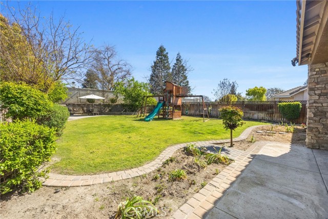 Detail Gallery Image 28 of 33 For 420 Hollyhill, Bakersfield,  CA 93312 - 3 Beds | 2 Baths