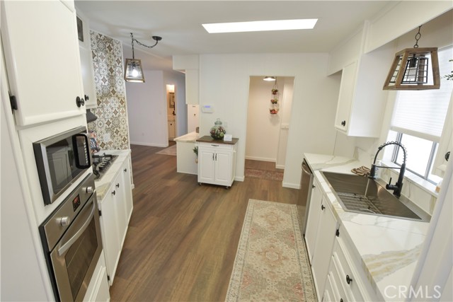 Detail Gallery Image 4 of 42 For 43715 Payne Ave, Hemet,  CA 92544 - 2 Beds | 2 Baths