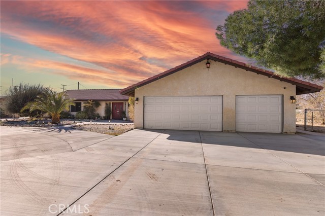 20071 Serrano, Apple Valley CA: https://media.crmls.org/medias/2e62f248-9201-4ede-bd2b-2c49d535a9fc.jpg