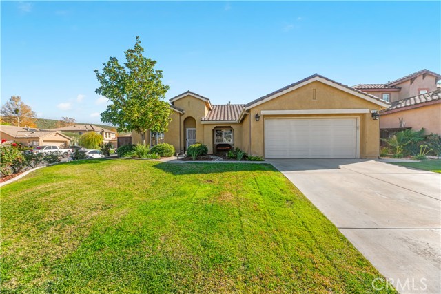 Detail Gallery Image 2 of 49 For 32816 Autumn Wood Cir, Lake Elsinore,  CA 92530 - 3 Beds | 2 Baths