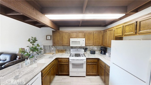 Detail Gallery Image 8 of 22 For 11303 Pinecrest Rd #3,  Twin Peaks,  CA 92391 - 2 Beds | 2 Baths