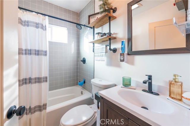 Detail Gallery Image 17 of 25 For 2350 249th St, Lomita,  CA 90717 - 2 Beds | 1 Baths