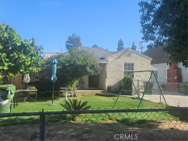 Detail Gallery Image 2 of 9 For 7262 Amigo, Reseda,  CA 91335 - – Beds | – Baths