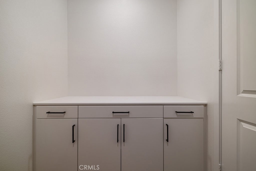 https://media.crmls.org/medias/2e6541e7-1084-497e-91ed-7ba6315075c8.jpg?preset=X-Large