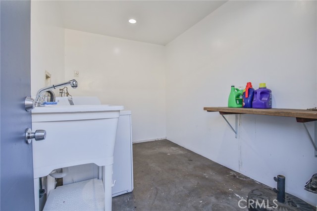 Detail Gallery Image 4 of 36 For 3112 Gale Ave, Long Beach,  CA 90810 - – Beds | – Baths