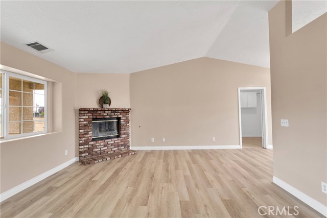Detail Gallery Image 10 of 38 For 11389 Jacaranda Ave, Hesperia,  CA 92345 - 3 Beds | 2 Baths