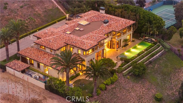 64 Laurel Drive, Rancho Palos Verdes CA: https://media.crmls.org/medias/2e672576-1c4e-47a4-a4bc-d6a919a0b58b.jpg