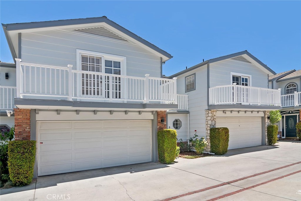 18850 Hatteras Street #5