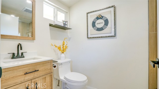 16347 Tupper Street, North Hills CA: https://media.crmls.org/medias/2e675689-3fac-43ea-b5f0-5aabab967de3.jpg