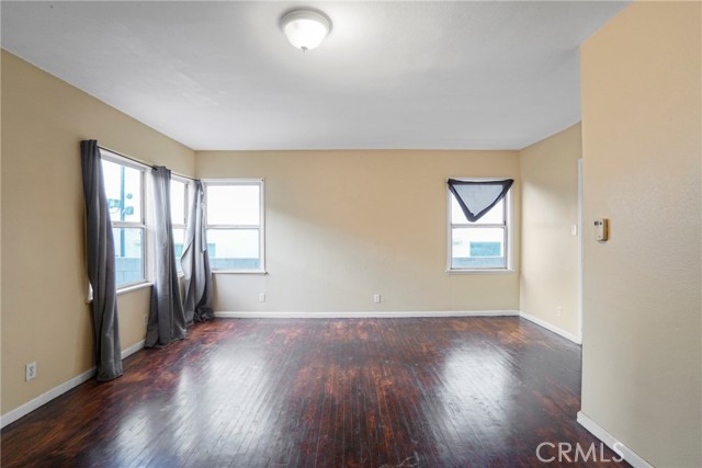 Detail Gallery Image 13 of 44 For 10807 Compton Ave, Los Angeles,  CA 90059 - 5 Beds | 3 Baths