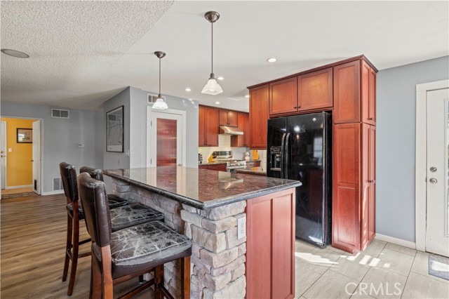 Detail Gallery Image 13 of 43 For 23668 via Delfina, Valencia,  CA 91355 - 4 Beds | 3 Baths