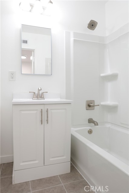 Detail Gallery Image 19 of 33 For 2709 S Baker St, Santa Ana,  CA 92707 - 2 Beds | 1/1 Baths